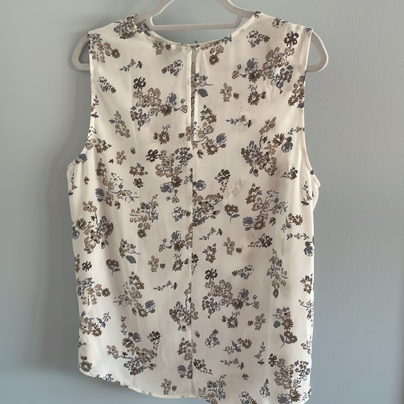 RW&Co. light sleeveless floral blouse top, women's size XL - Picture 5 of 10